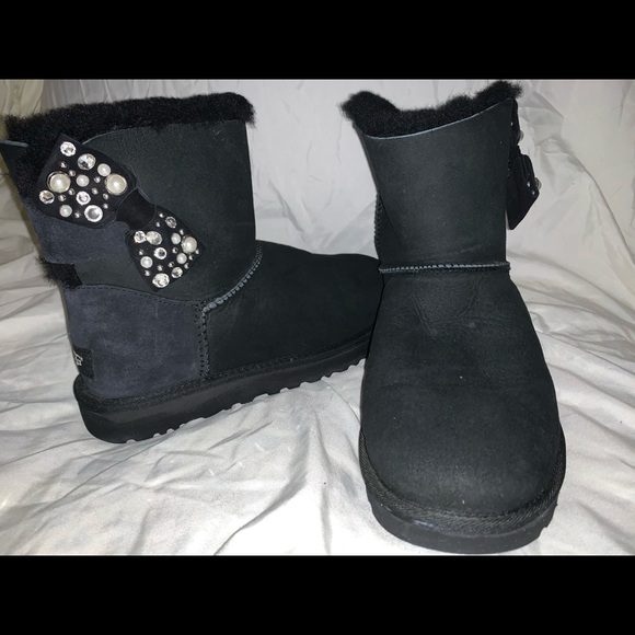 UGG Shoes - UGG mini bailey bow boots
